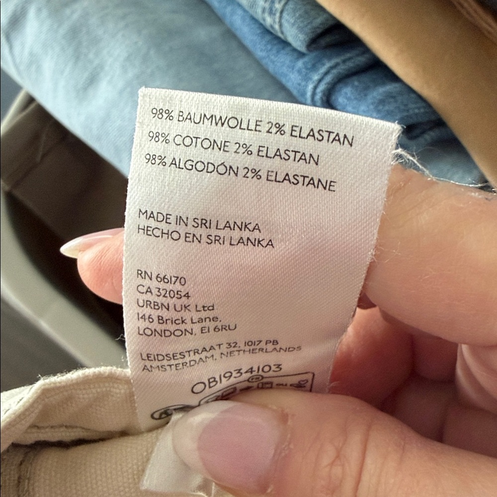 Pilcro Barrel Light Cream Crop Trousers L P - Picture 6 of 6